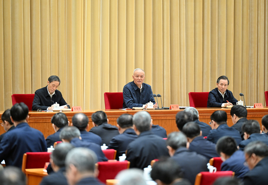 1月17日，全國(guó)組織部長(zhǎng)會(huì)議在北京召開(kāi)。中共中央政治局常委、中央書(shū)記處書(shū)記蔡奇出席會(huì)議并講話。