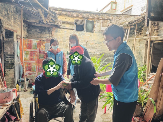 群眾豎起大拇指！龍勝鎮“雙百”社工暖心服務獲點贊