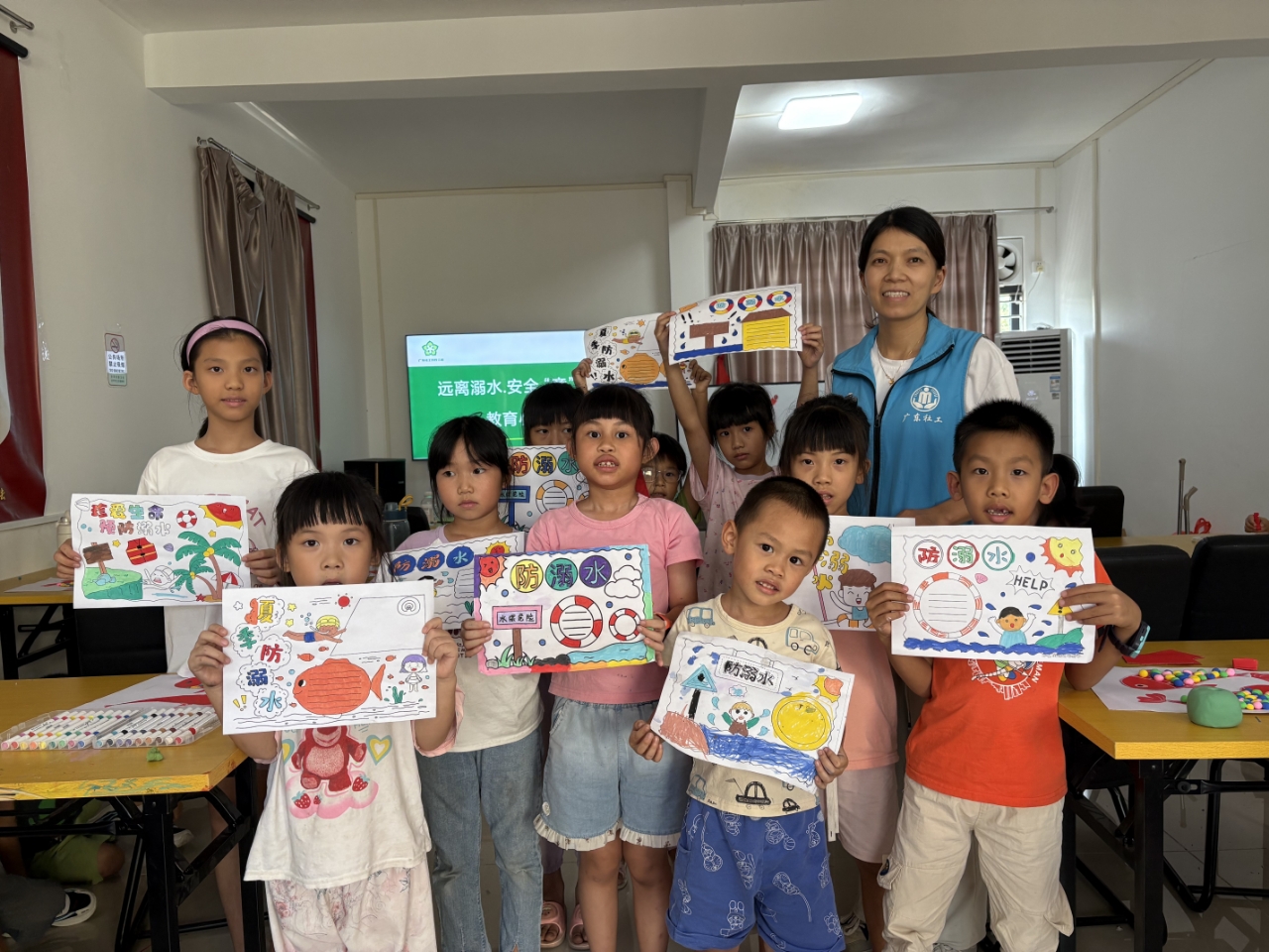 百合鎮舉辦“遠離溺水·安全‘童’行”兒童安全教育小組活動