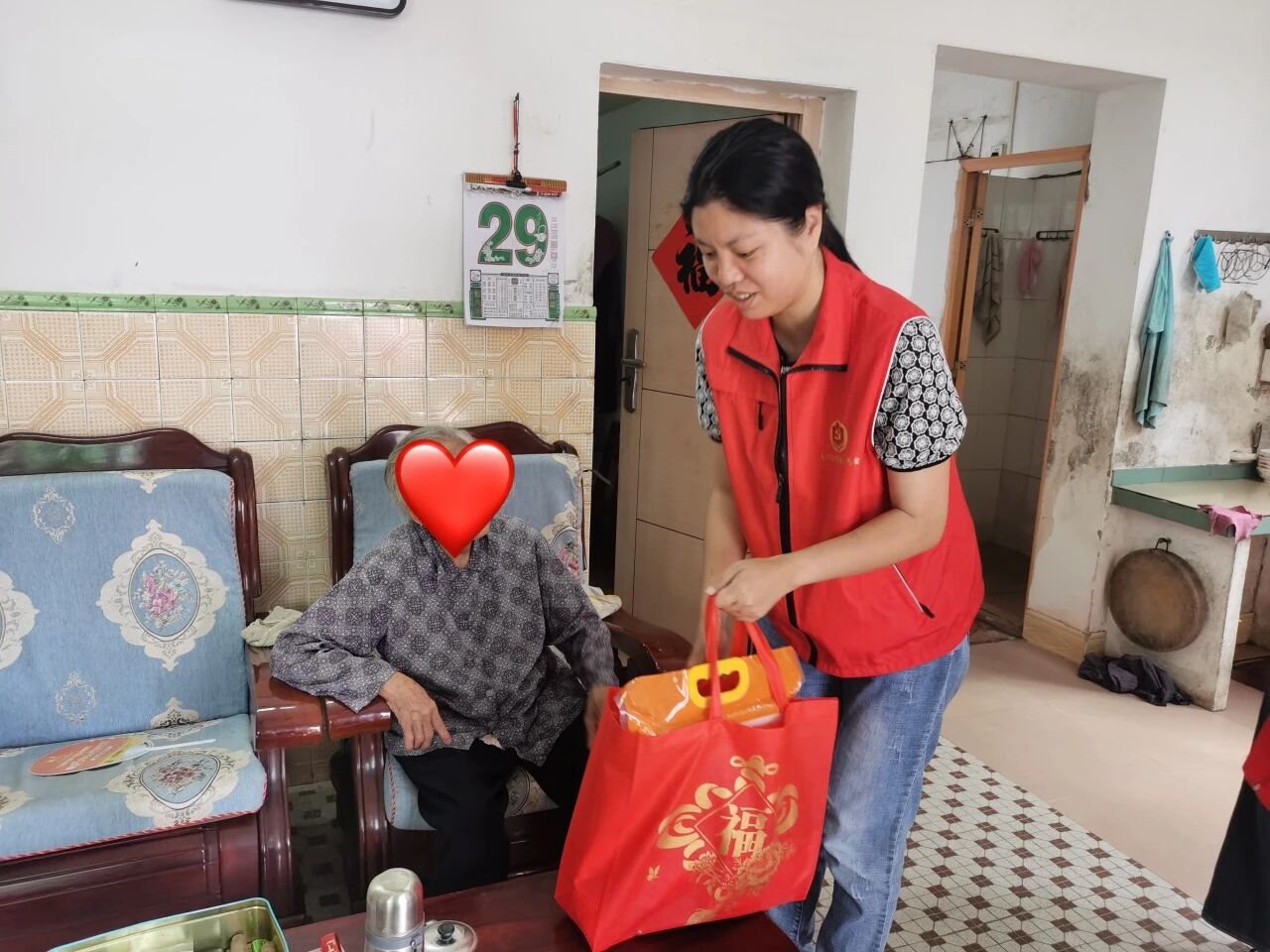 尊老敬老，情暖人間｜大沙鎮(zhèn)社會工作服務(wù)站暖心開展敬老月走訪活動