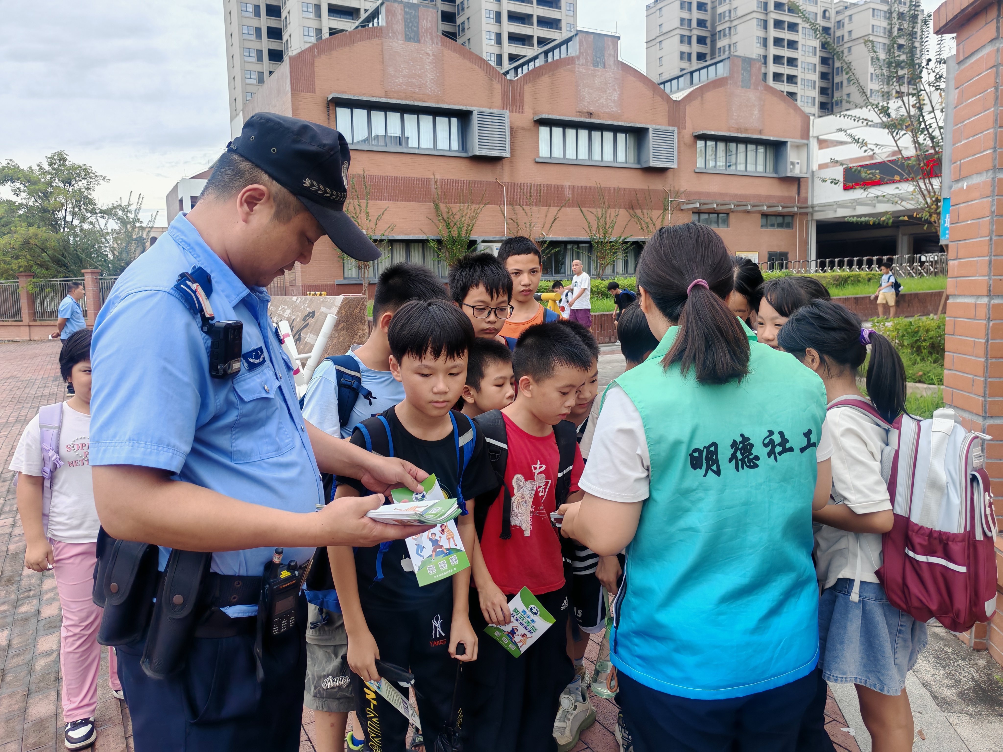 赤坎鎮第三季度禁毒工作常態化發力，織密全域“無毒網”