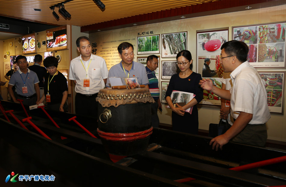 0-7 2H3A6573 - 副本 察看市文廣新局了解榮獲全國(guó)非物質(zhì)文化遺產(chǎn)保護(hù)工作先進(jìn)集體情況.jpg 0-7 2H3A6573 - 副本 察看市文廣新局了解榮獲全國(guó)非物質(zhì)文化遺產(chǎn)保護(hù)工作先進(jìn)集體情況.jpg